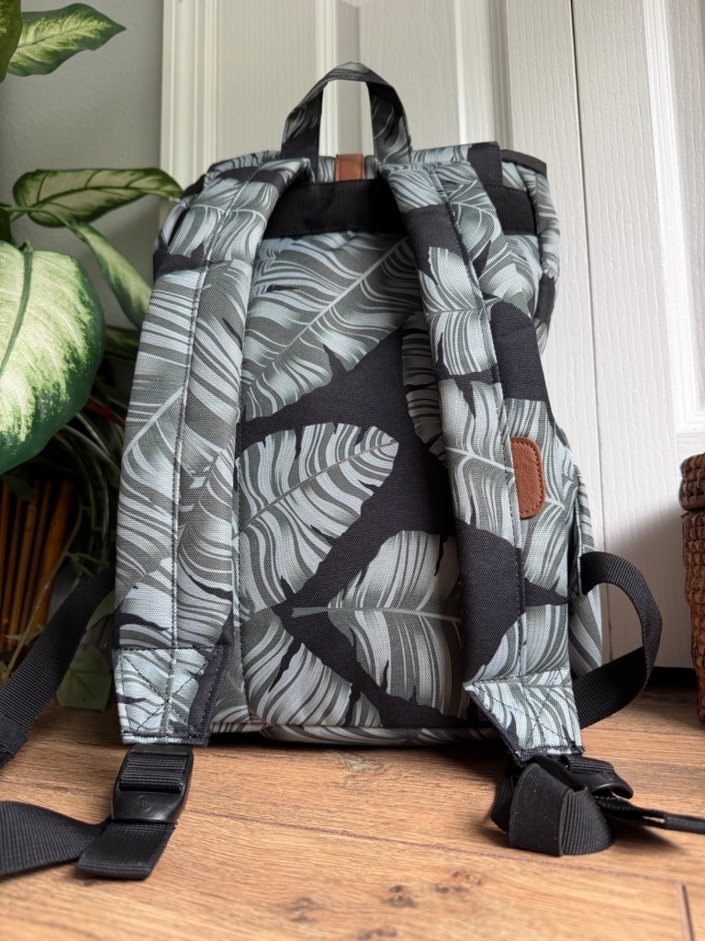 The Herschel Supply Co. Dawson Tropical Retreat Unisex Backpack - School Bag - Picture 11 of 15
